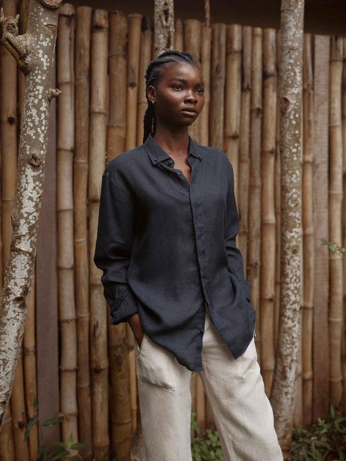BUTTON-DOWN COLLAR LINEN SHIRT